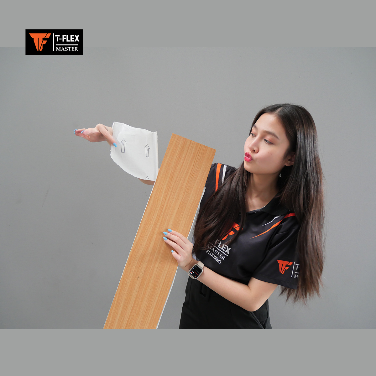 กระเบื้องยางลายไม้ มีกาวในตัว